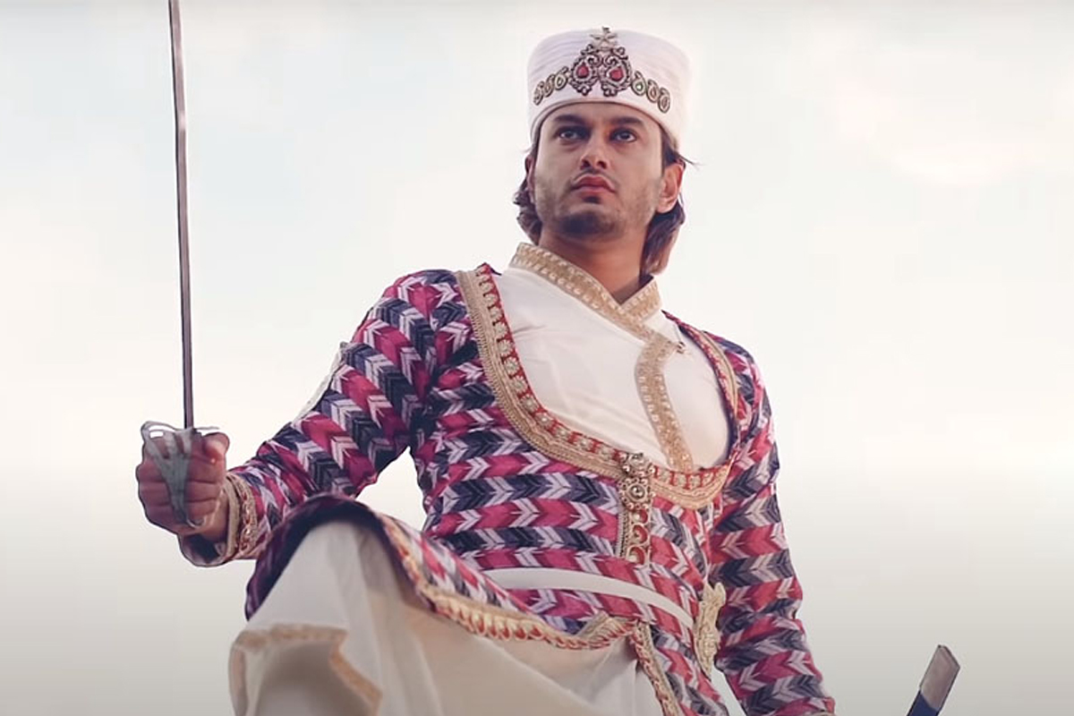 राष्ट्रिय गीतमा प्रदीपको भिन्न रूप
